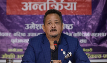 औषधि व्यवसायीको मुद्दालाई स्थापित गराउन महासंघमा मेरो उम्मेदवारीः उमेशलाल श्रेष्ठ [भिडियोसहित]